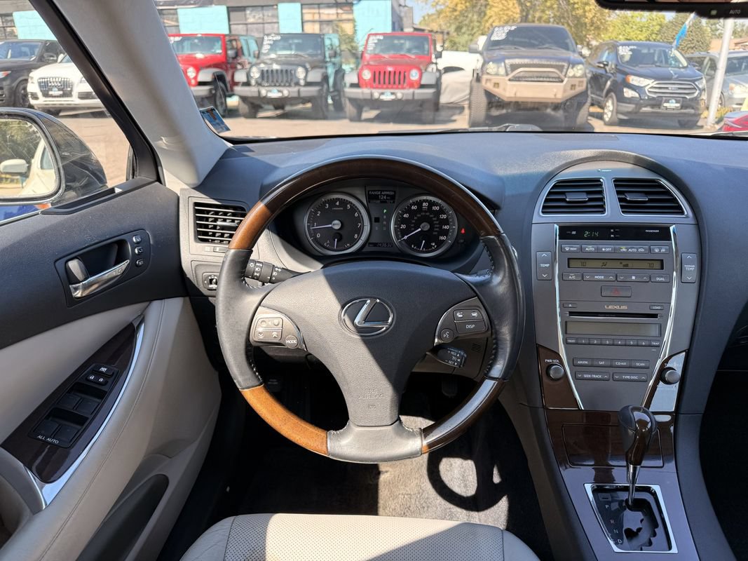 Used 2011 Lexus ES 350 w/ Preferred Accessory Package FWD image 14