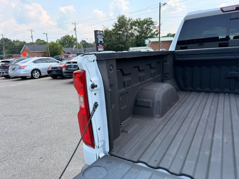 Used 2021 Chevrolet Silverado 1500 LTZ AWD/4WD image 12