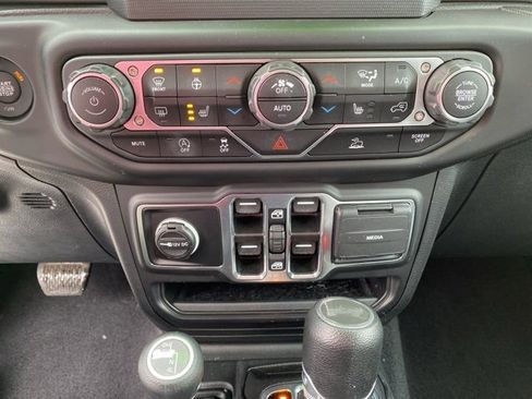 Used 2023 Jeep Wrangler Unlimited Sport image 24