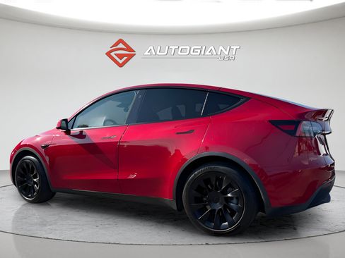 Used 2021 Tesla Model Y 2WD image 4
