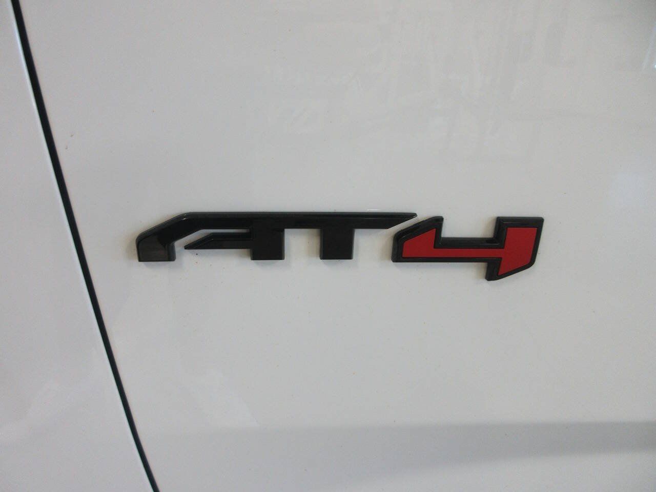 Used 2024 GMC Yukon AT4 w/ Technology Package AWD/4WD image 26