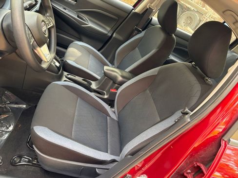 Used 2025 Nissan Versa SV image 32