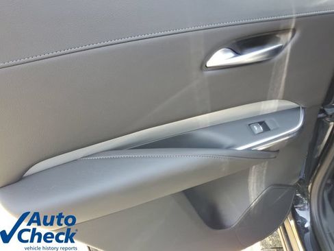 Used 2023 Cadillac XT4 Premium Luxury FWD image 14