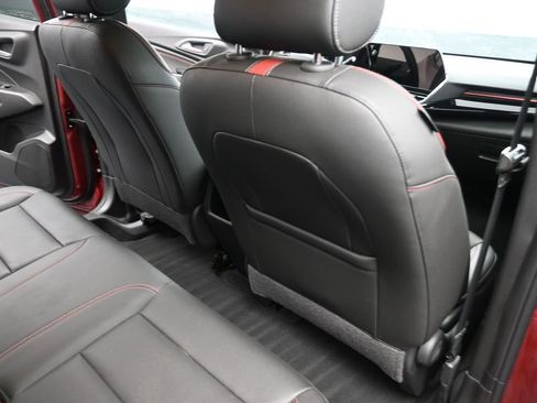Used 2025 Chevrolet Trax RS w/ Sunroof Package FWD image 16