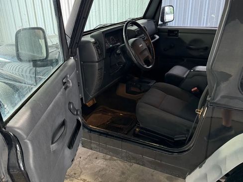 Used 2006 Jeep Wrangler X AWD/4WD image 7