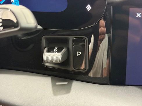 New 2025 Porsche Taycan image 21