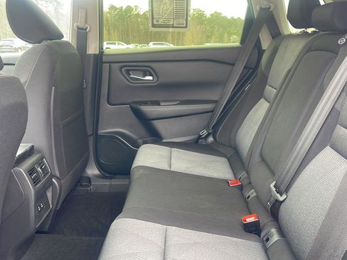Used 2024 Nissan Rogue SV image 25