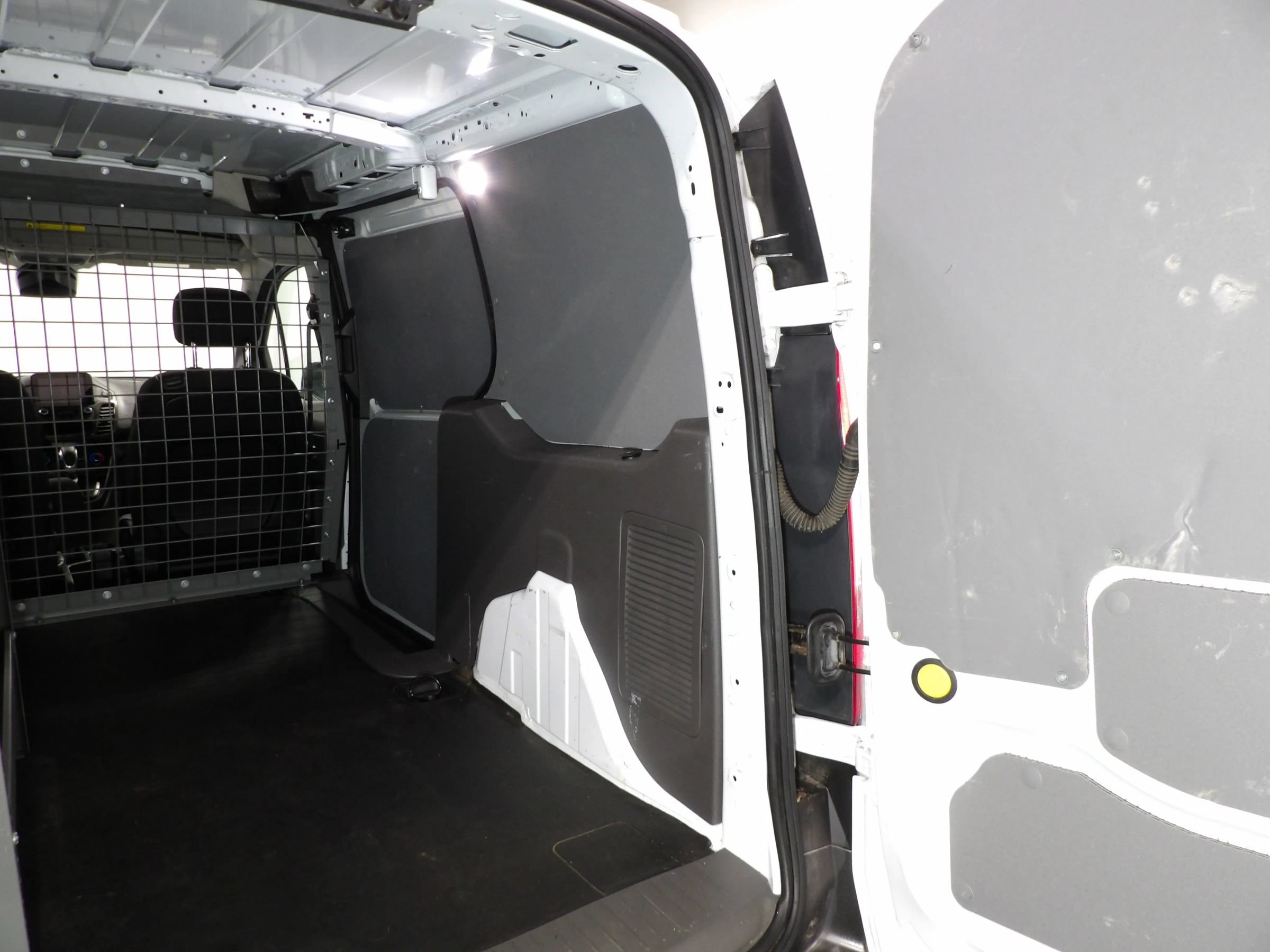 Used 2022 Ford Transit Connect XL FWD image 8