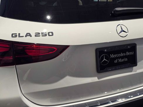 Used 2025 Mercedes-Benz GLA 250 4MATIC image 12
