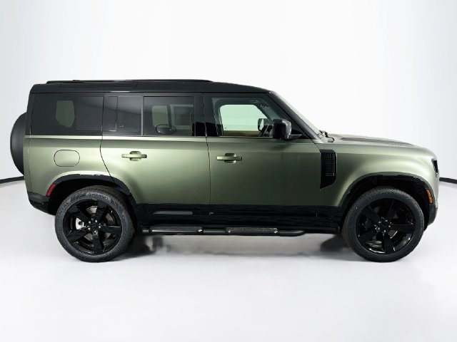 New 2026 Land Rover Defender 110 X-Dynamic SE AWD/4WD image 4