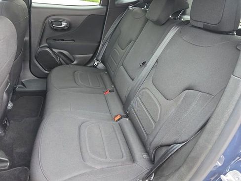 Used 2020 Jeep Renegade Latitude w/ Popular Equipment Group FWD image 27