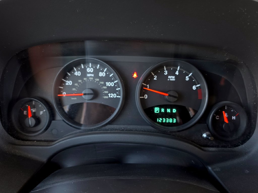 Used 2011 Jeep Compass Latitude w/ Sun/Sound Group AWD/4WD image 17