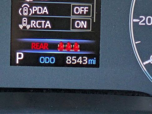 Used 2024 Toyota Corolla Cross LE image 25