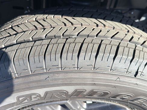 New 2025 Jeep Gladiator Sport image 10