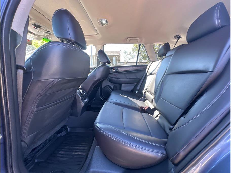 Used 2018 Subaru Outback 2.5i Limited AWD/4WD image 13