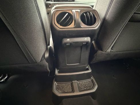 Used 2024 Jeep Wrangler Unlimited w/ Convenience Group AWD/4WD image 31
