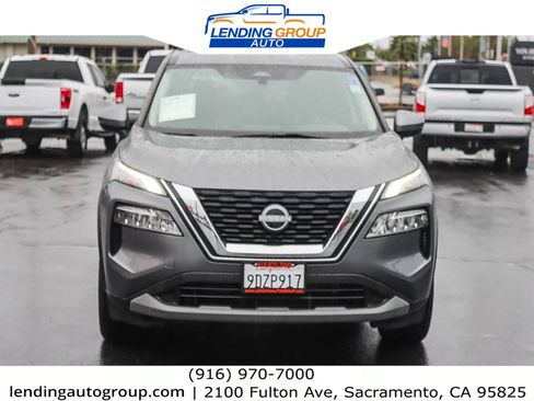 Used 2023 Nissan Rogue SV image 6