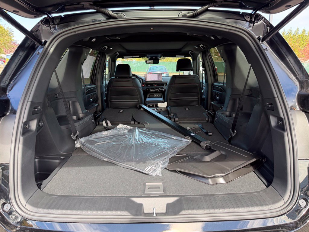New 2026 Honda Pilot Black Edition image 10