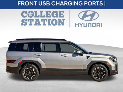 Used 2025 Hyundai Santa Fe SEL FWD image 11
