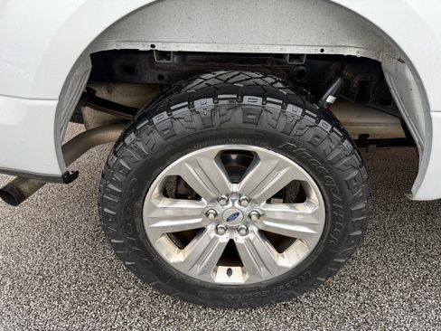 Used 2015 Ford F150 XLT image 19