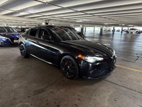 Used 2019 Alfa Romeo Giulia w/ Quick Order Package 22K Sport RWD image 2
