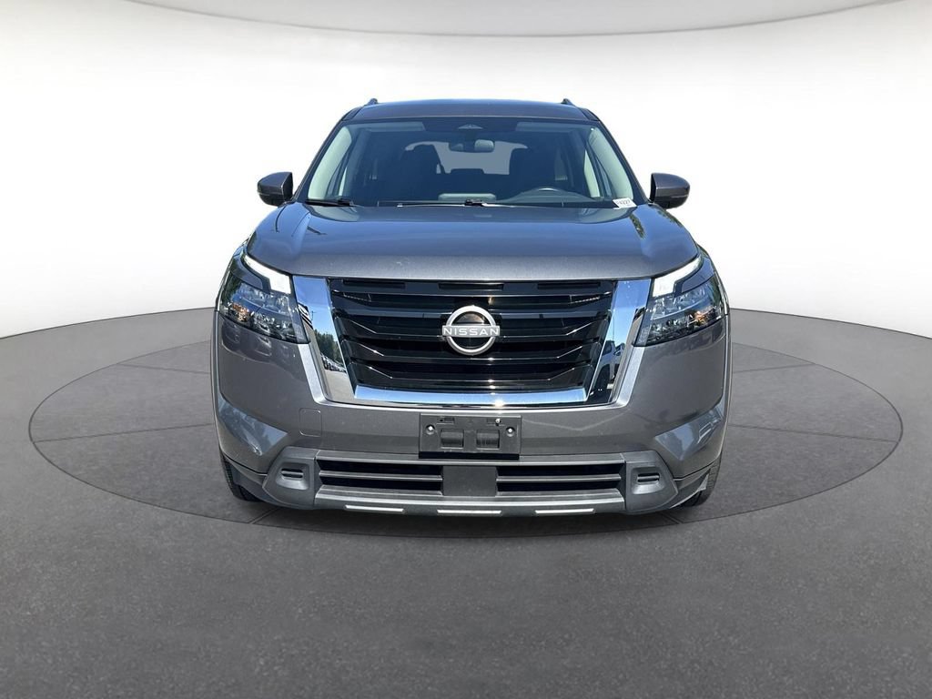 Used 2024 Nissan Pathfinder SV FWD image 9