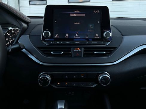 Used 2025 Nissan Altima 2.5 SR image 26