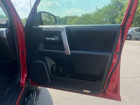 Used 2021 Toyota 4Runner SR5 Premium AWD/4WD image 32