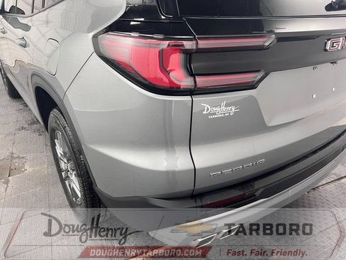 Used 2025 GMC Acadia Elevation FWD image 14