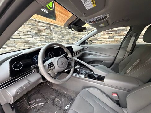 Certified 2023 Hyundai Elantra SEL w/ Convenience Package image 10