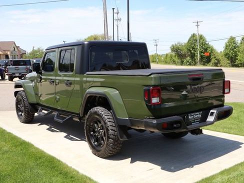 Used 2023 Jeep Gladiator Sport AWD/4WD image 29