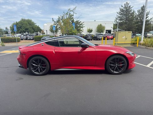 Certified 2025 Nissan Z Performance w/ Floor Mat Package RWD image 12