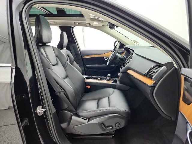 Used 2023 Volvo XC90 B6 Plus w/ Protection Package AWD/4WD image 18