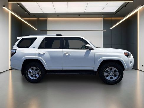 Used 2021 Toyota 4Runner SR5 AWD/4WD image 6