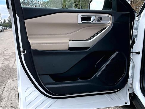 Used 2022 Ford Explorer Limited w/ Equipment Group 301A image 26