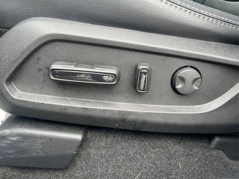 Used 2025 Honda Pilot Touring image 19