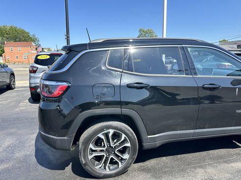 Used 2023 Jeep Compass Limited AWD/4WD image 9