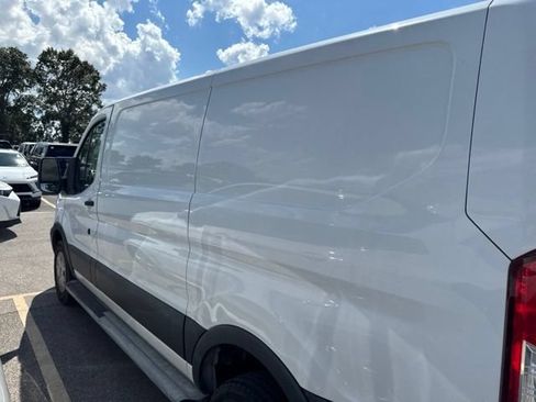 Used 2018 Ford Transit 250 130 Low Roof w/ Exterior Upgrade Package RWD image 11
