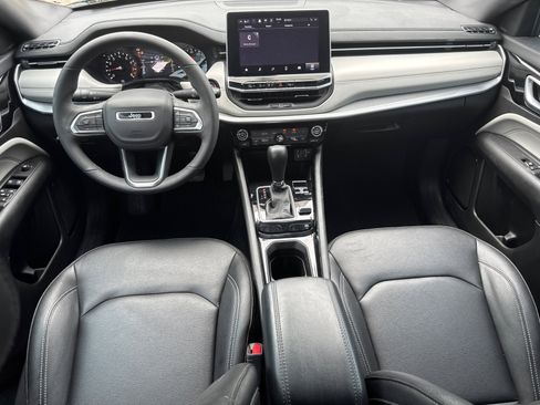 Used 2025 Jeep Compass Limited AWD/4WD image 25