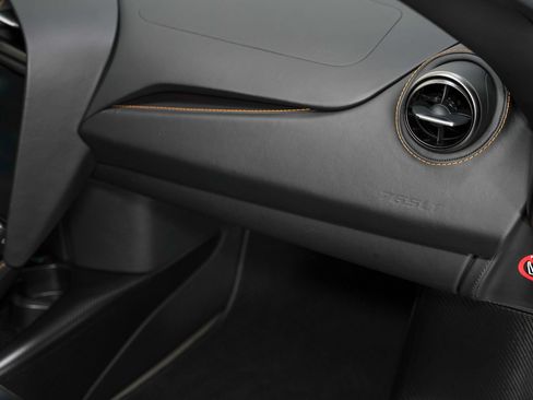 Used 2022 McLaren 765LT RWD image 37