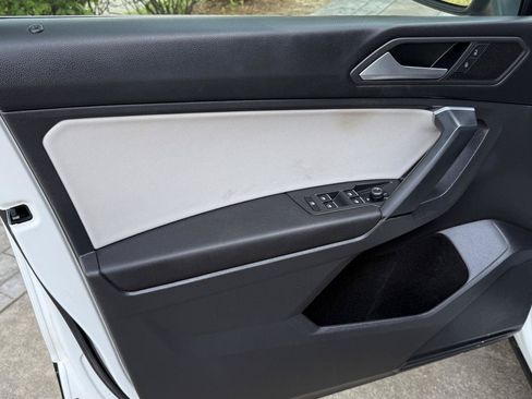 Used 2019 Volkswagen Tiguan SE w/ Panoramic Sunroof Package AWD/4WD image 24