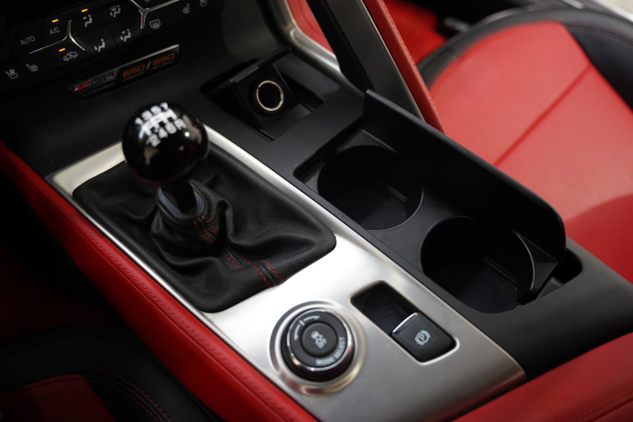 Used 2017 Chevrolet Corvette Z06 w/ Z07 Performance Package RWD image 23