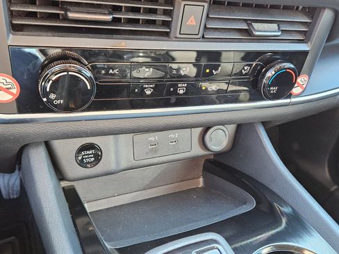 Used 2024 Nissan Rogue S image 20