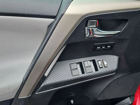 Used 2014 Toyota RAV4 Limited w/ Technology Package FWD image 14