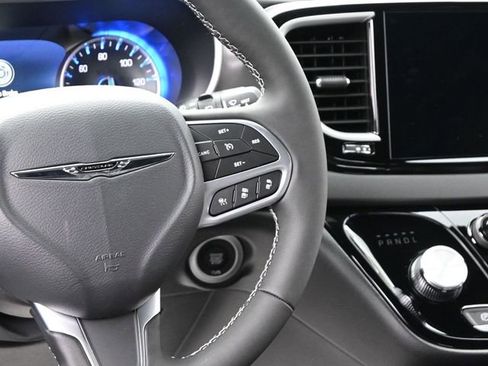 New 2025 Chrysler Voyager LX image 26