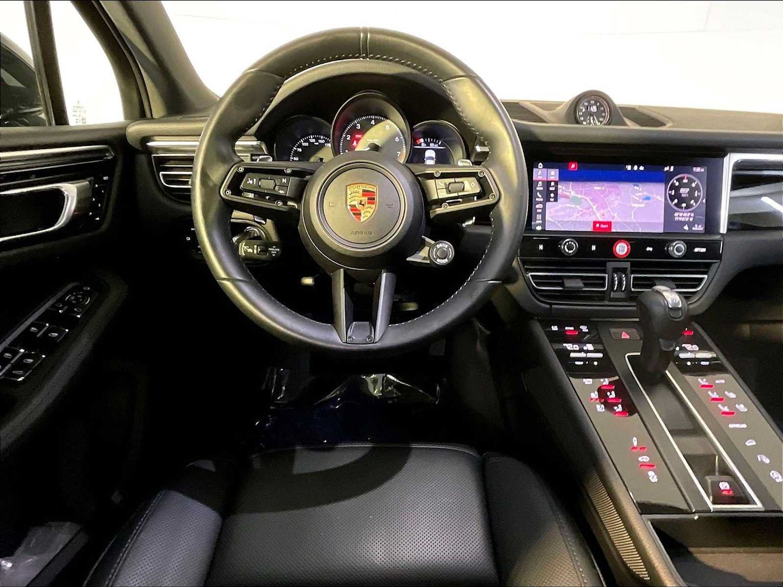 Certified 2024 Porsche Macan S AWD/4WD image 13