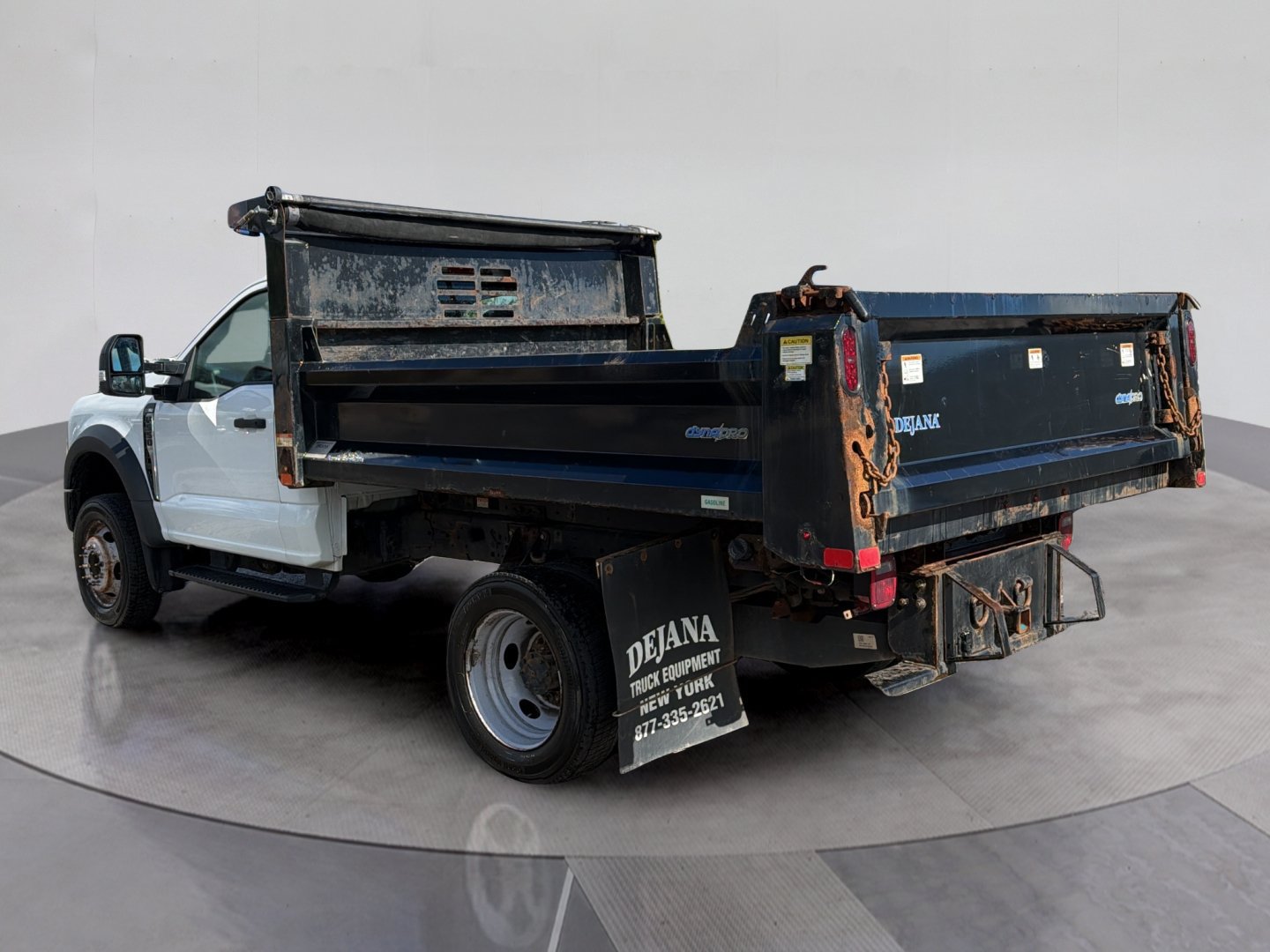 Used 2023 Ford F550 4x4 Regular Cab Super Duty image 3