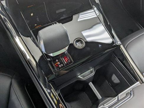 New 2025 Land Rover Range Rover Sport SE image 18