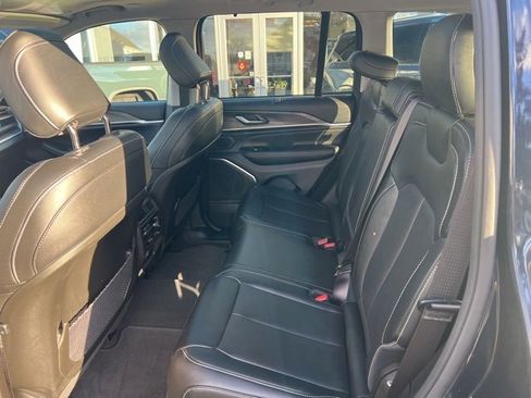 Used 2023 Jeep Grand Cherokee 30th Anniversary image 28