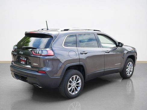 Used 2021 Jeep Cherokee Latitude Lux w/ Comfort/Convenience Group AWD/4WD image 3